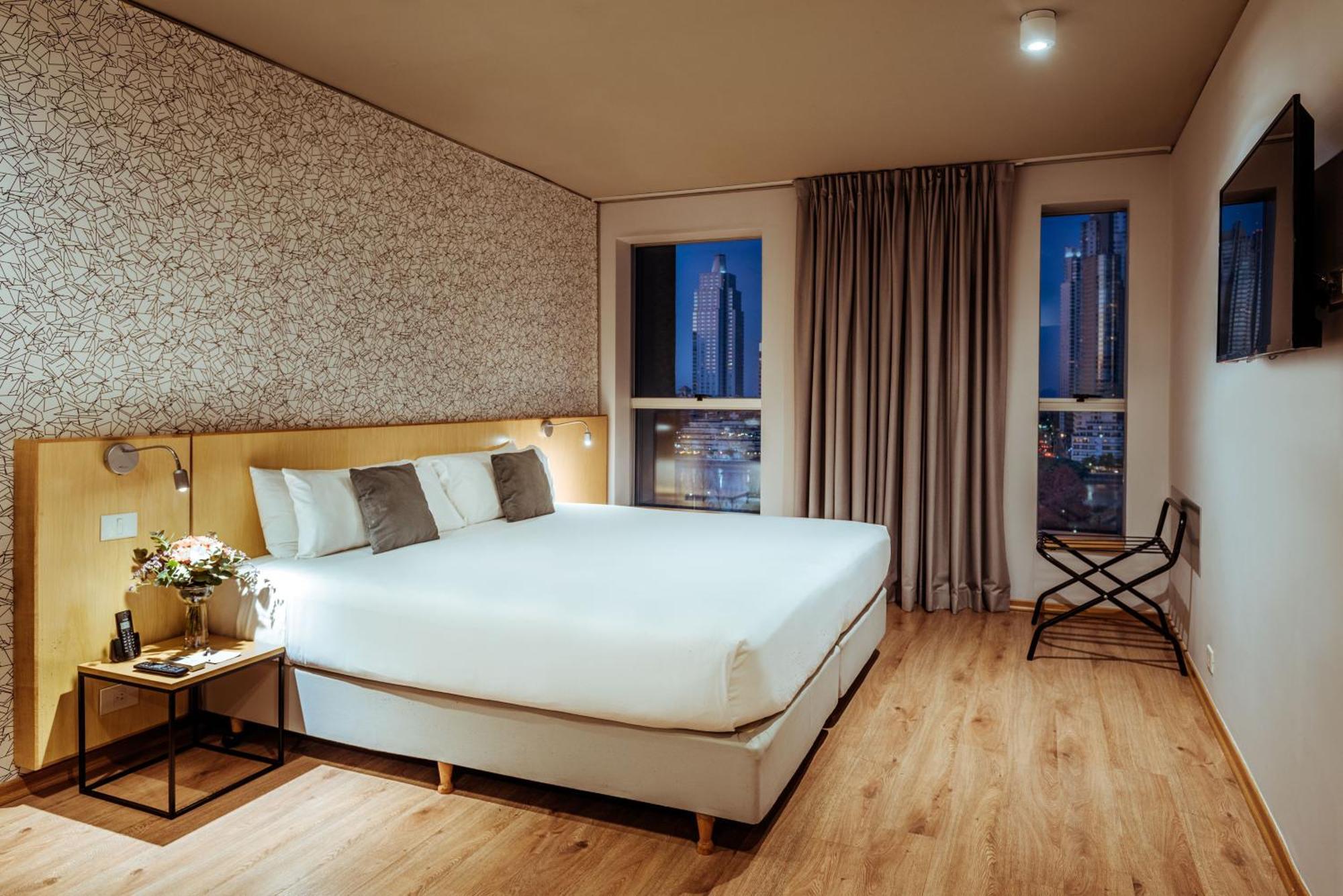 Pleno Madero Hotel Buenos Aires Exterior photo